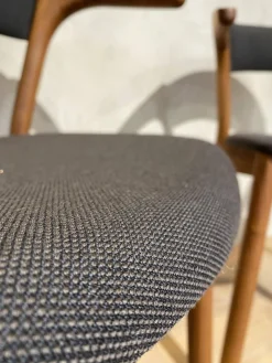 Zoom by Mobimex Stuhlsets|2er Set Stuhl Embra Stoff Steelcut Trio 383 Grau Gestell Nussbaum Natur Lackiert