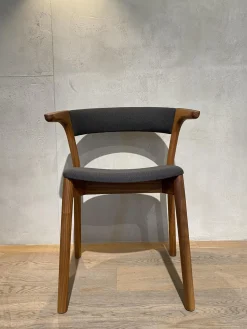 Zoom by Mobimex Stuhlsets|2er Set Stuhl Embra Stoff Steelcut Trio 383 Grau Gestell Nussbaum Natur Lackiert