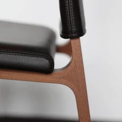 COR Stuhlsets|2er Set Stuhl Fino Ohne Armlehnen Mit Hoher Rückenlehne Leder 216 Braun Gestell Holz Nuss Natur Mit Filzgleitern