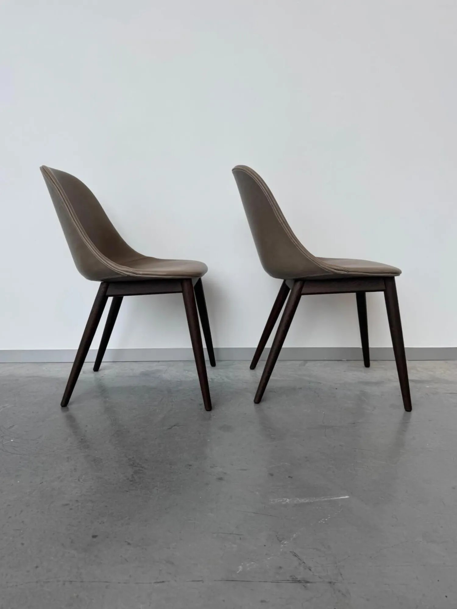 Menu Stuhlsets|2er Set Stuhl Harbour Leder Dakar Grey Braun Grau Gestell Eiche Dunkel Gebeizt