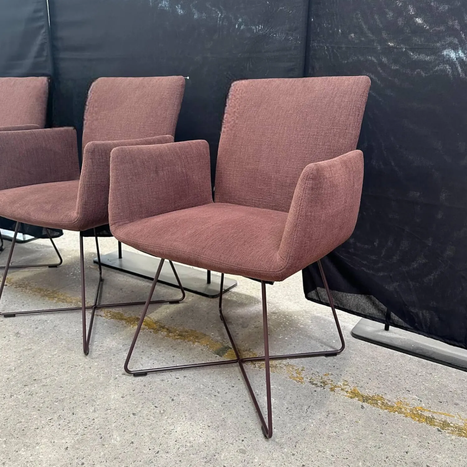 COR Stuhlsets|4er Set Stuhl Jalis 541 Stoff 10125 Bordeaux Rot Drahtgestell Lack RAL 010 20 10 Wengenschwarz Mit Filzgleiter