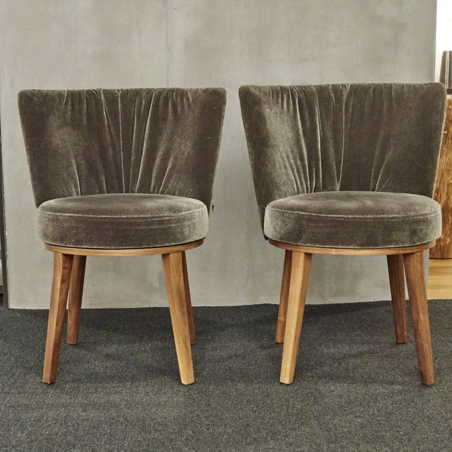 Bielefelder Werkstätten Stuhlsets|2er Set Stuhl Polo Cocktail Stoff Emilia B-121 Untergestell Nussbaum Geölt Mit Drehfunktion Und Rückholmechanik