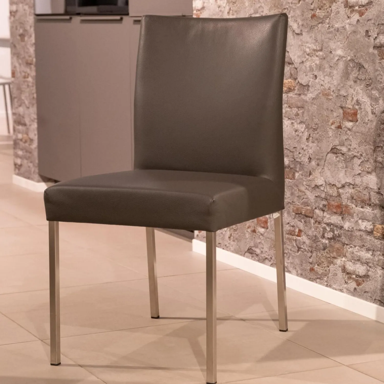 Bert Plantagie Stuhlsets|4-er Set Stuhl Pose -E Leder Tendens Farbe LD 1200 Graniet Gestell Edelstahl