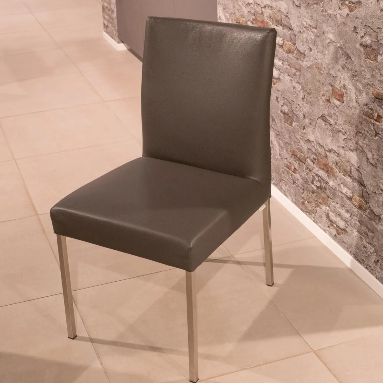 Bert Plantagie Stuhlsets|4-er Set Stuhl Pose -E Leder Tendens Farbe LD 1200 Graniet Gestell Edelstahl