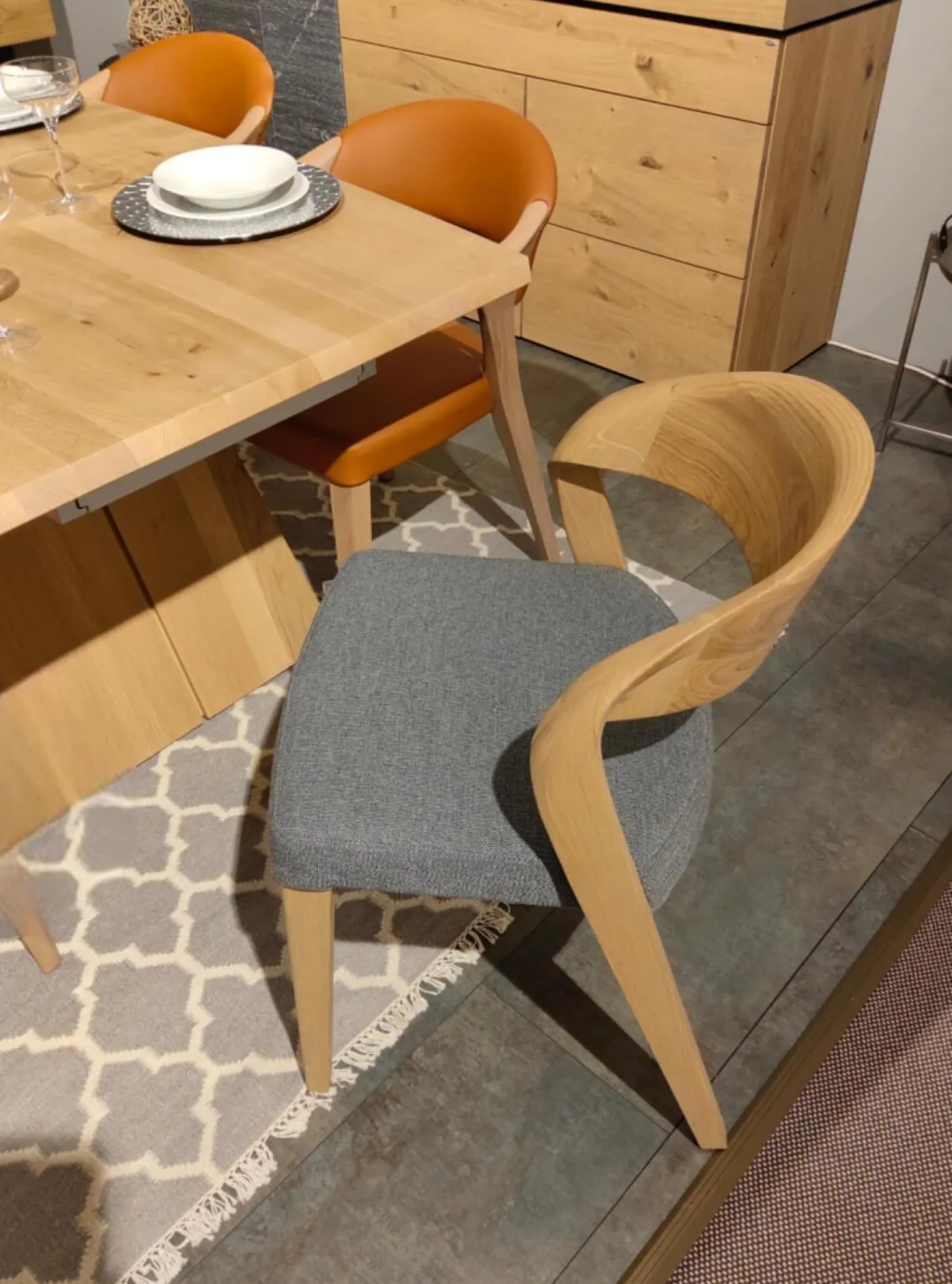 Voglauer Stuhlsets|6er Set Stuhl V-Rock Stoff Curl Steel Grau Und Leder LV Cognac Orange Braun Gestell Alteiche Rustiko