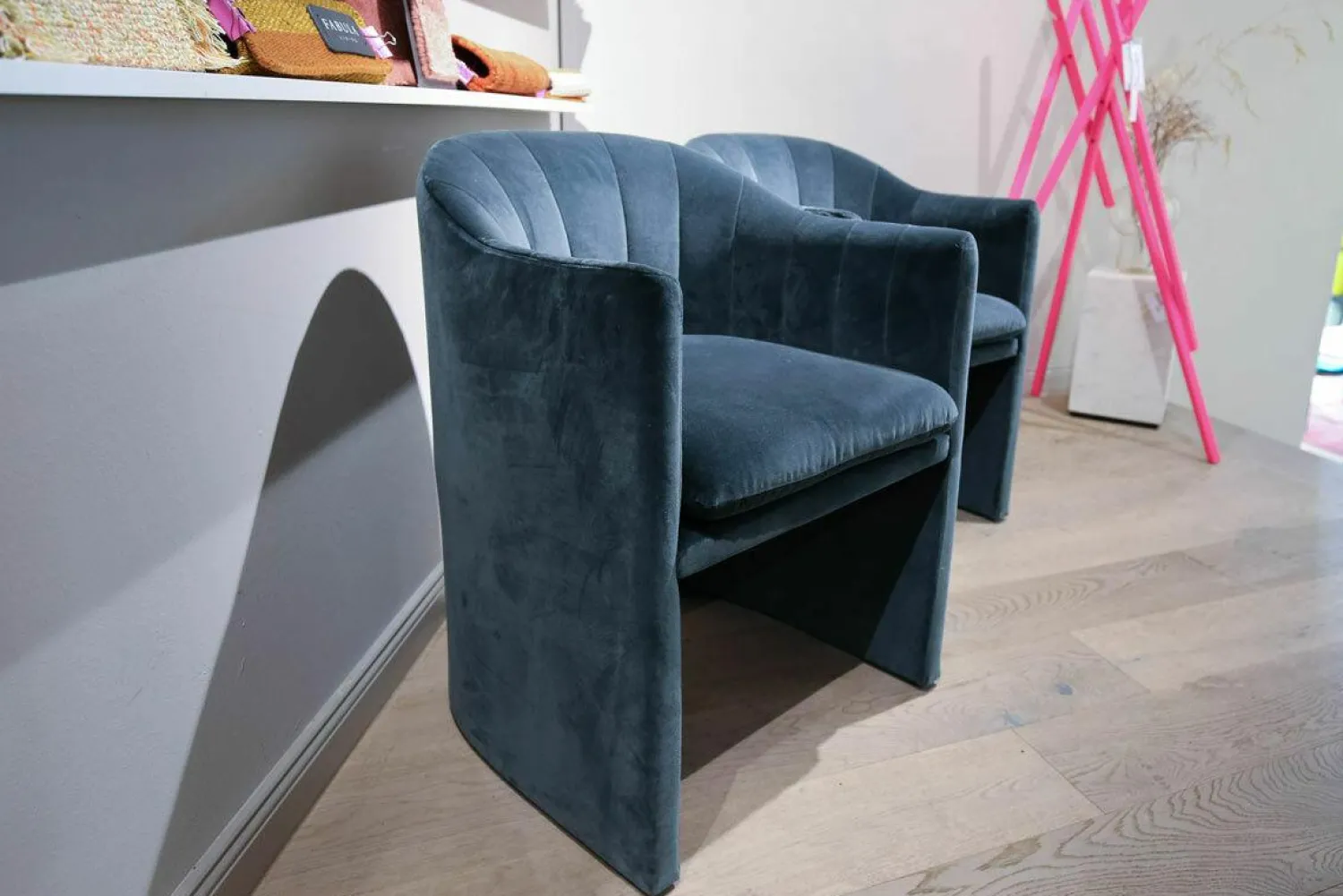 &tradition Stuhlsets|2er Set Stuhlsessel Loafer Stoff Velvet 10 Twilight Grau Gestell Schwarz