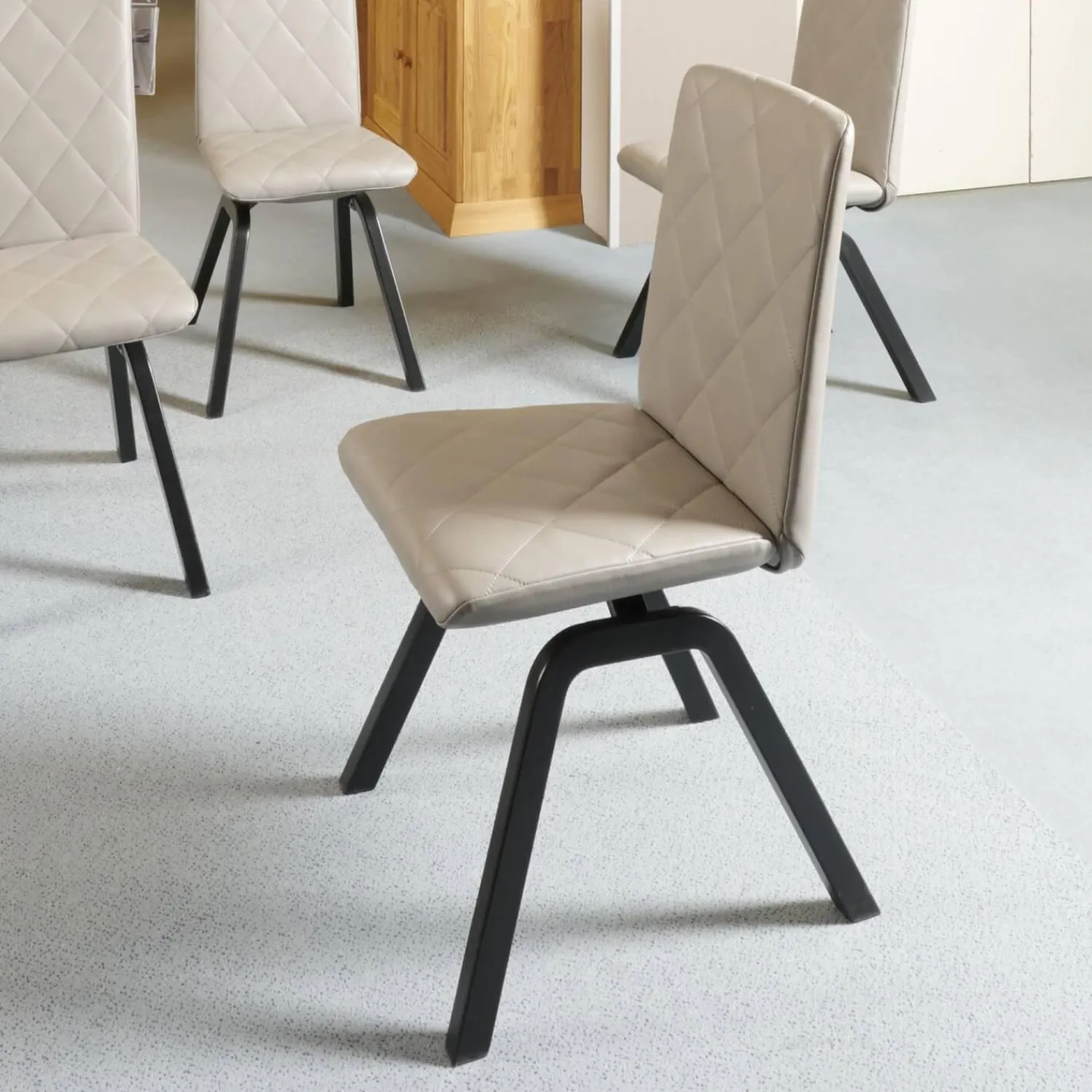 Stressless Stuhlsets|6-er Stuhlgruppe Mango Leder Paloma Silver Grey Gestell Schwarz 36 Buche Gebeizt Und Lackiert Mit Balance Adapt