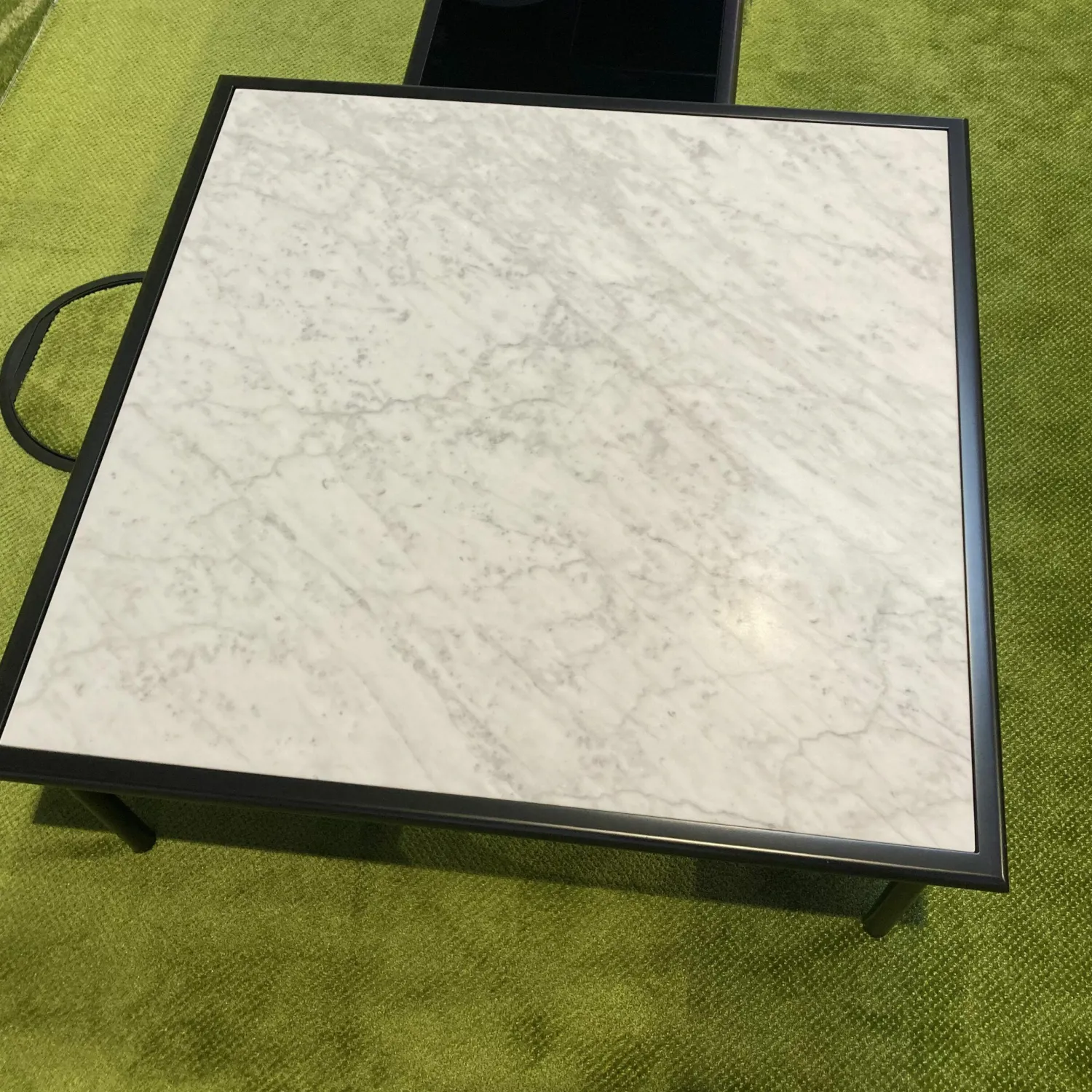 Rolf Benz Couchtische|2er-Set 901 Couchtisch Tischplatte Naturstein Carrara Gestell Buche Schwarz