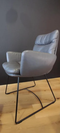 KFF Stuhlsets|2er-Set Armlehnstuhl Arva 1512 A2 Leder Sauvage 4 8102 Anthrazit Rundrohrgestell M02 Struktur Schwarz