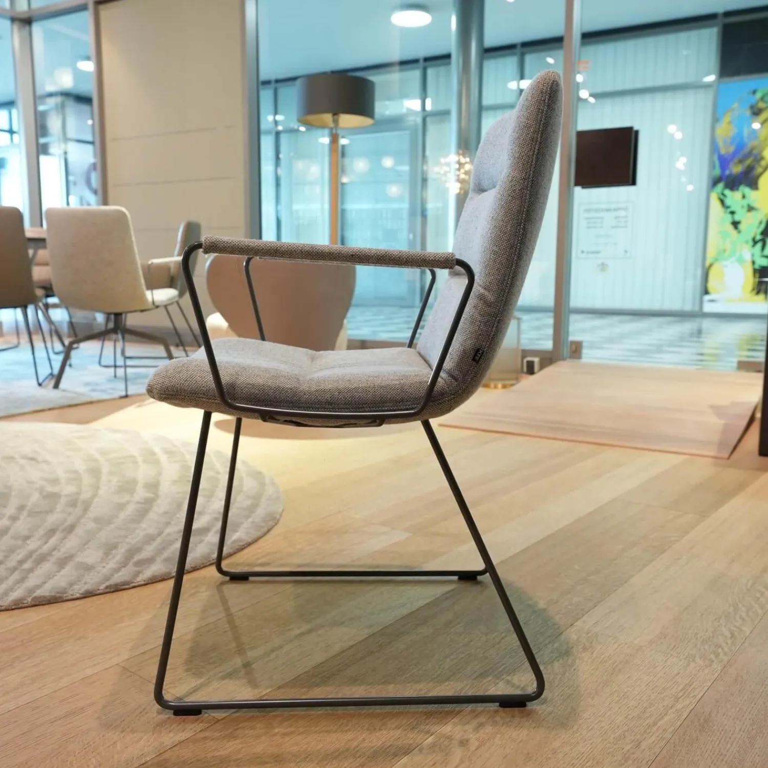 KFF Stuhlsets|6er-Set Armlehnstuhl Arva Light Bezug Stoff Hallingdal 116 Grau Drahtkufengestell Eisenblank Einschichtlack