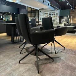 KFF Stuhlsets|4er-Set Armlehnstuhl Arva Leder Sauvage Schwarz 4 Fuß Stern Gestell Struktur Schwarz Drehbar