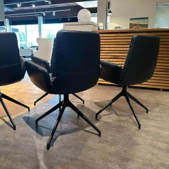 KFF Stuhlsets|4er-Set Armlehnstuhl Arva Leder Sauvage Schwarz 4 Fuß Stern Gestell Struktur Schwarz Drehbar