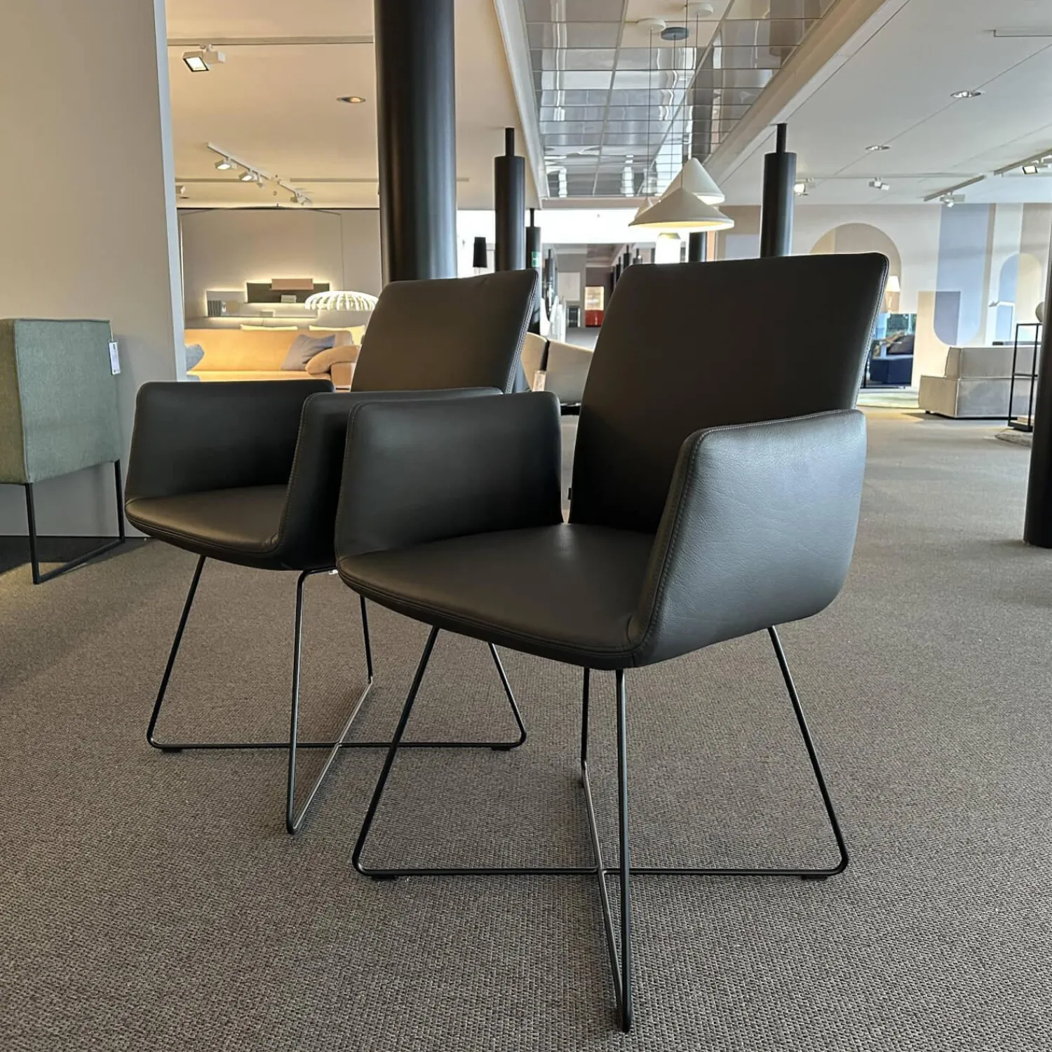 COR Stuhlsets|2er-Set Armlehnstuhl Jalis 541 Leder 287 Grau Drahtgestell Metall Schwarz Pulverbeschichtet