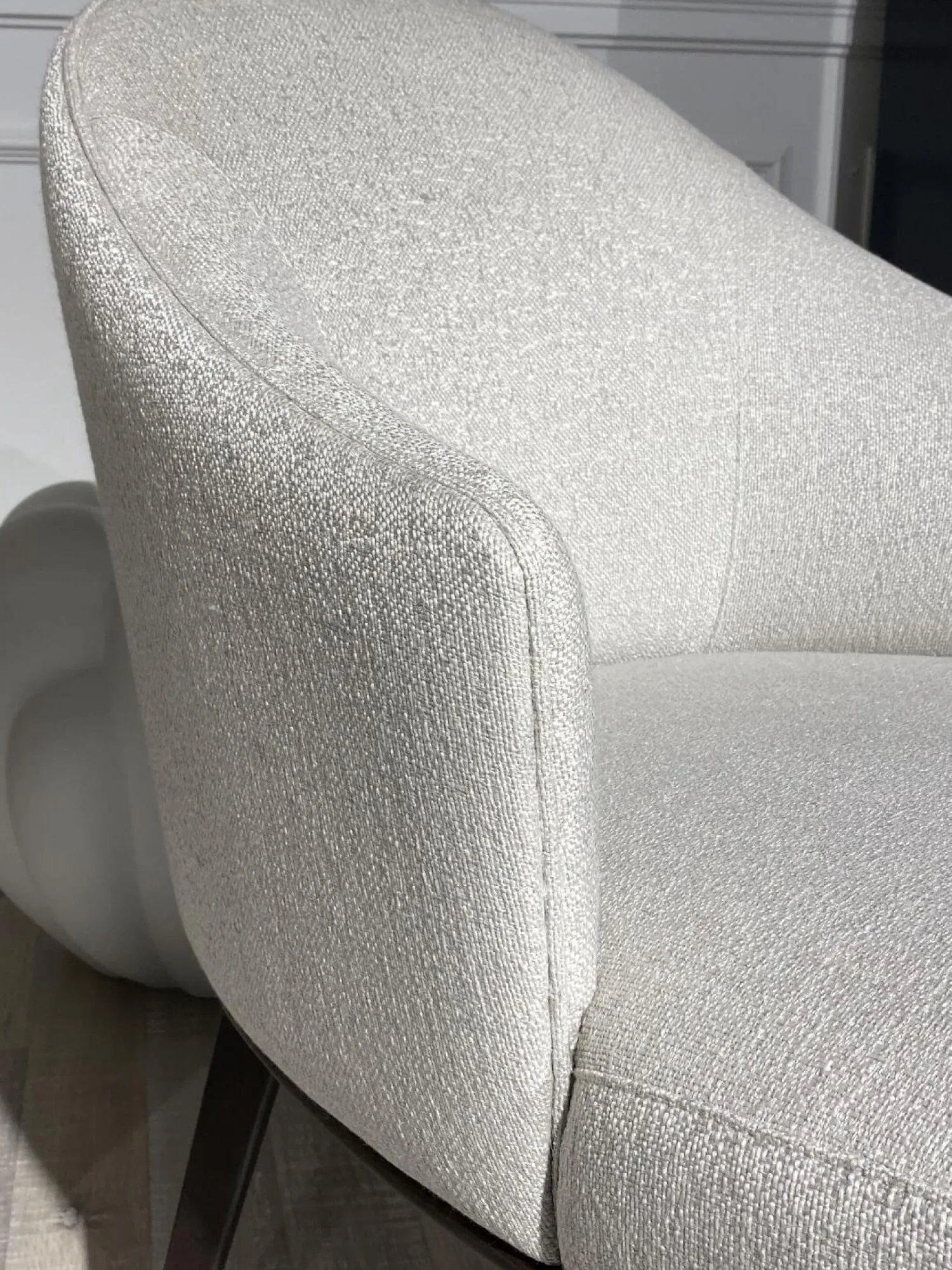 Rubelli Casa Stuhlsets|6er-Set Armlehnstuhl Virna Bezug Stoff Rubelli Fabthirty Bianco Creme Holzgestell Esche Gebeizt Moka Braun