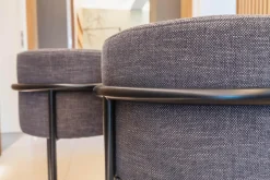 COR Barhocker & Barstühle|2er-Set Barhocker Drop Stoff 5027 Nougat Ecru Grau Füße Schwarz Pulverbeschichtet