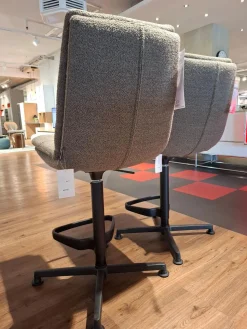 Raum.Freunde Barhocker & Barstühle|2er-Set Barhocker Jukka Stoff Alpine Braun Metall Schwarz