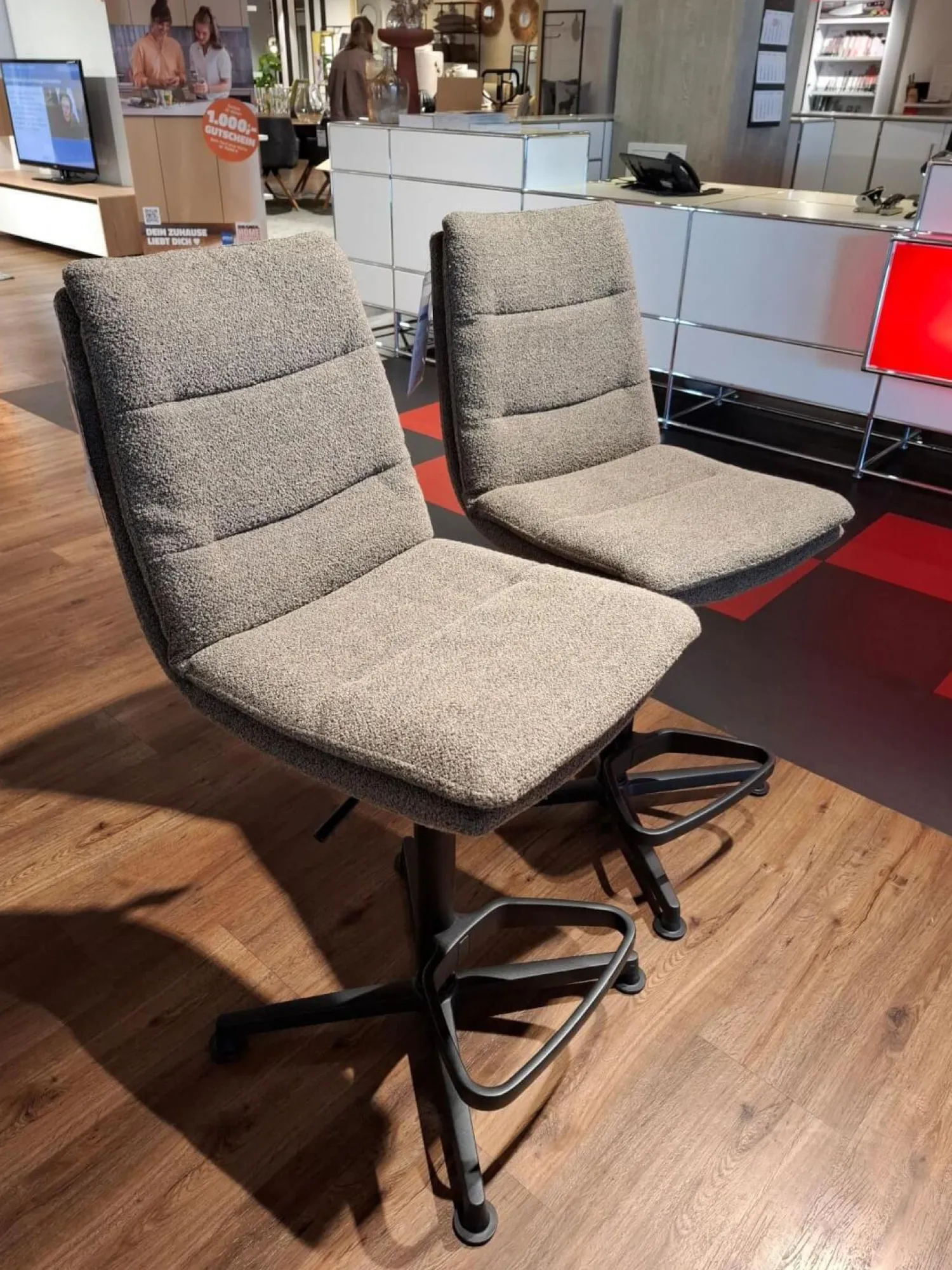 Raum.Freunde Barhocker & Barstühle|2er-Set Barhocker Jukka Stoff Alpine Braun Metall Schwarz