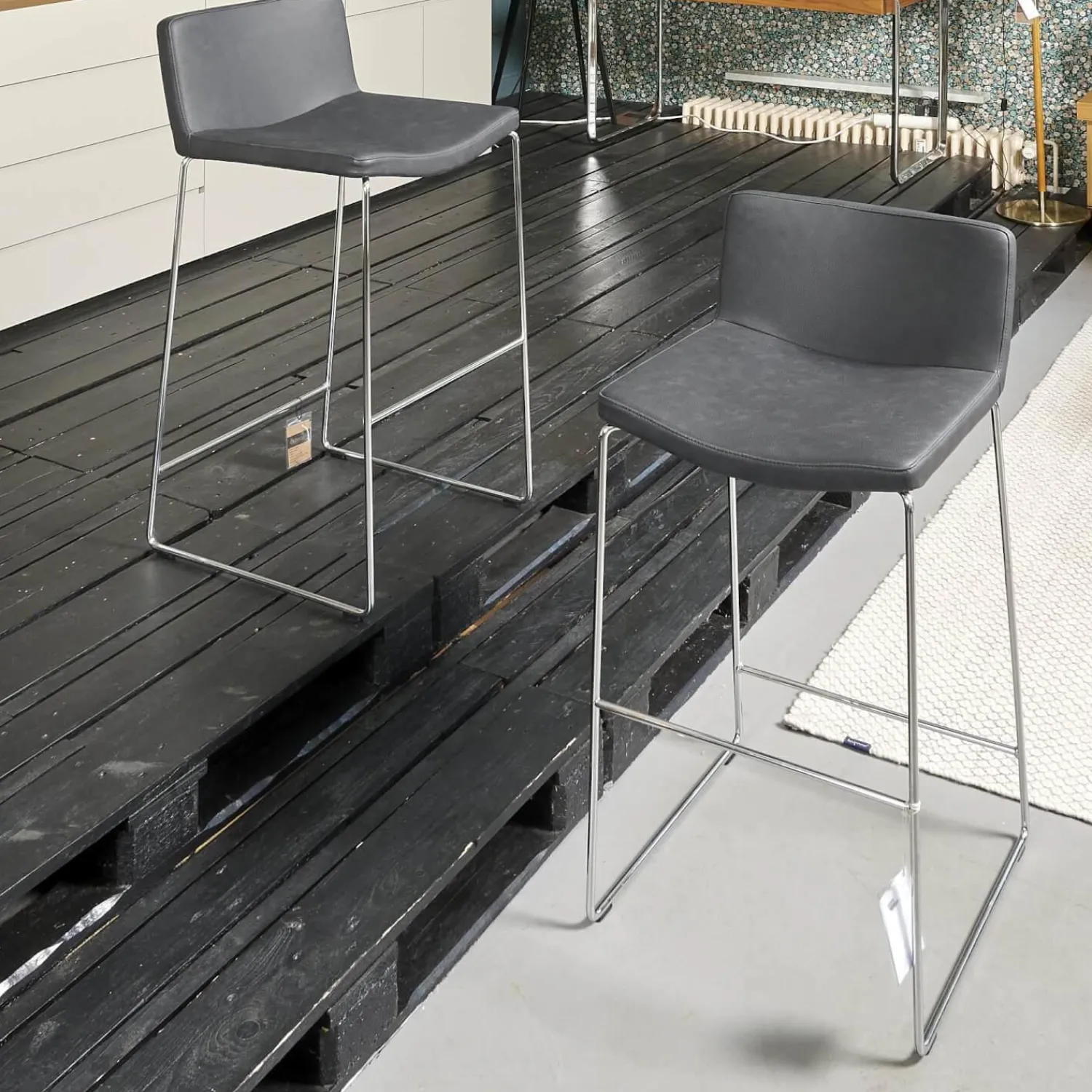 Tonon Barhocker & Barstühle|2er-Set Barhocker Wave Bezug Eco-Leder Schwarz Gestell Verchromt Inklusive Gleiter