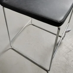 Tonon Barhocker & Barstühle|2er-Set Barhocker Wave Bezug Eco-Leder Schwarz Gestell Verchromt Inklusive Gleiter