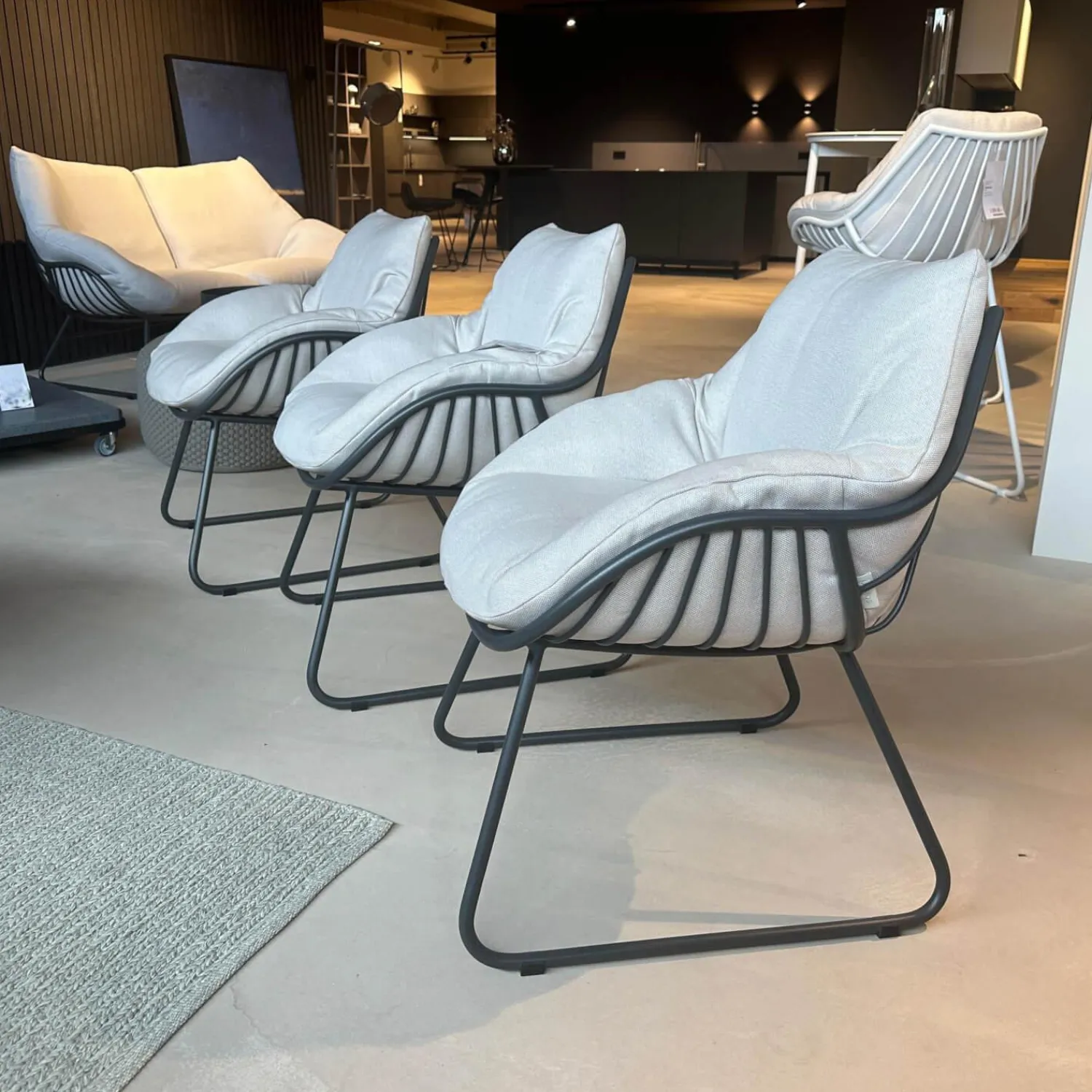 Solpuri Gartenstühle|3er-Set Dining Sessel Chill Stoff Deluxe Mumbai Beige Gestell Aluminium Anthracite Antharzit Lackiert