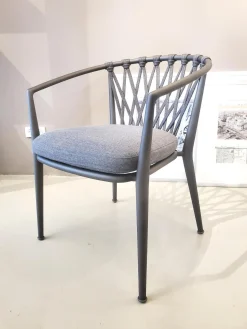 B&B Italia Essgruppen|Stuhlsets|6er-Set Erica Armlehnstuhl Stoff Sitzkissen Grau Rückenkissen Mehrfarbig Blau Rot Grün Füße Metall Grau Pulverbeschichtet