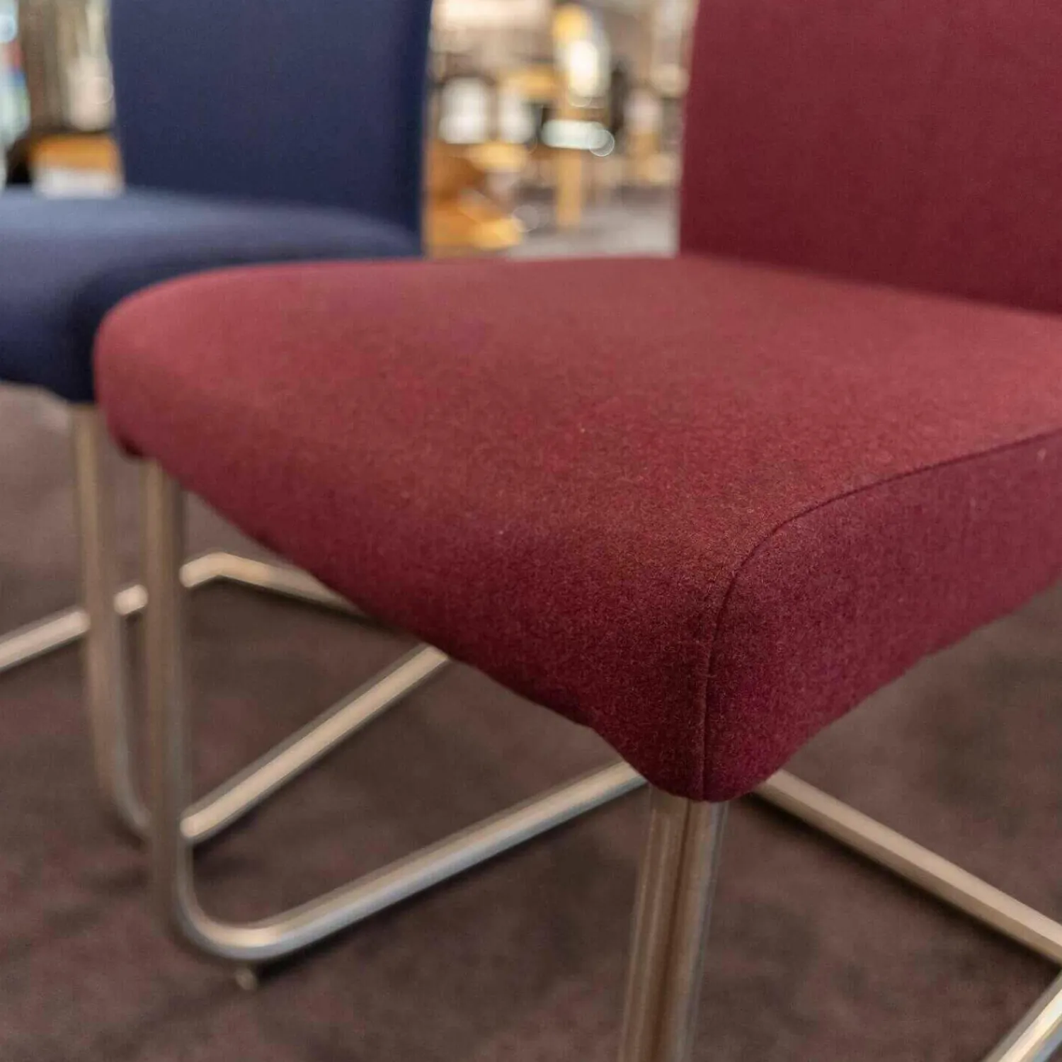 Carega Design Stuhlsets|4er-Set Freischwinger CA Diana 3/B Stoff Facet Aubergine Lichtgrijs Middengrijs Blue