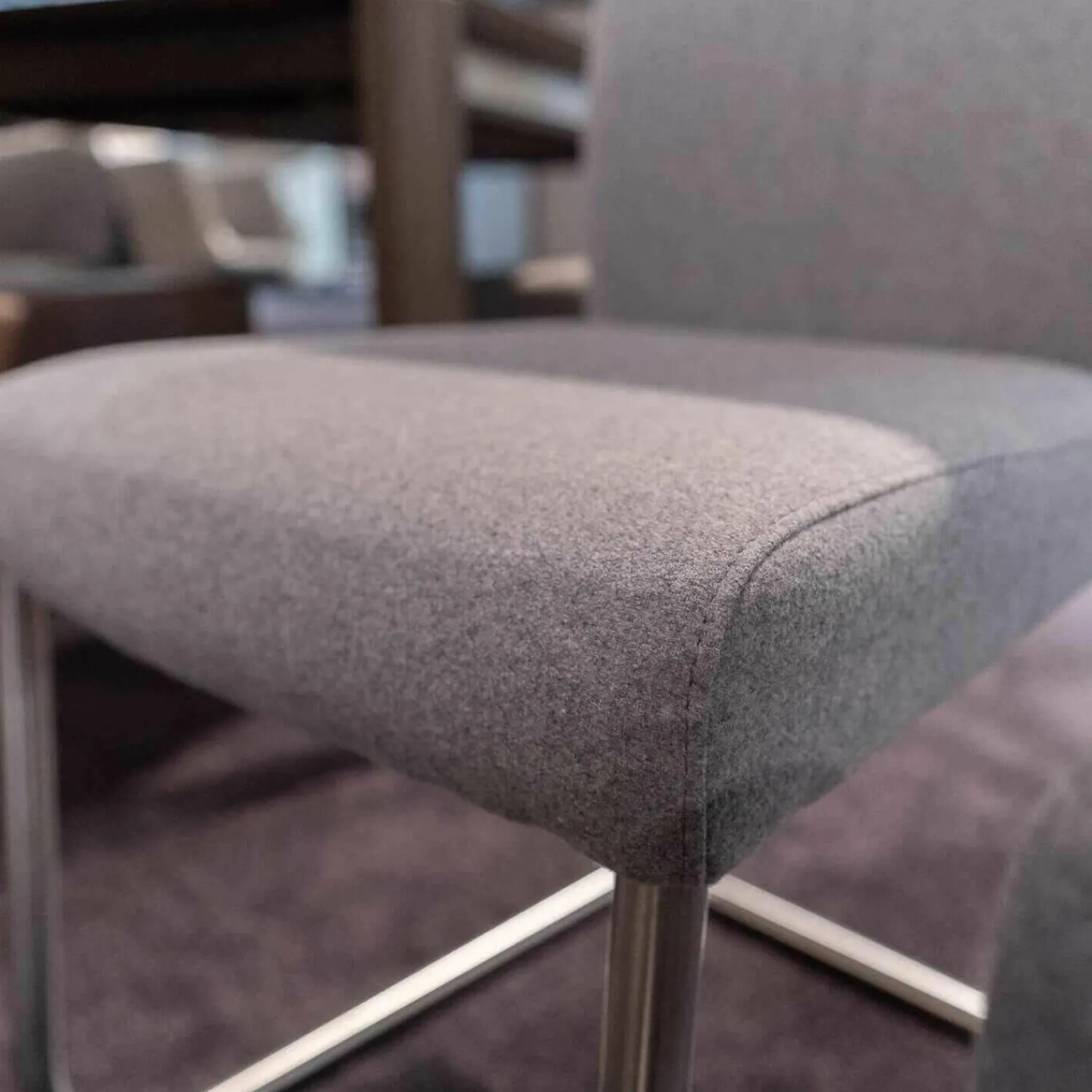 Carega Design Stuhlsets|4er-Set Freischwinger CA Diana 3/B Stoff Facet Aubergine Lichtgrijs Middengrijs Blue