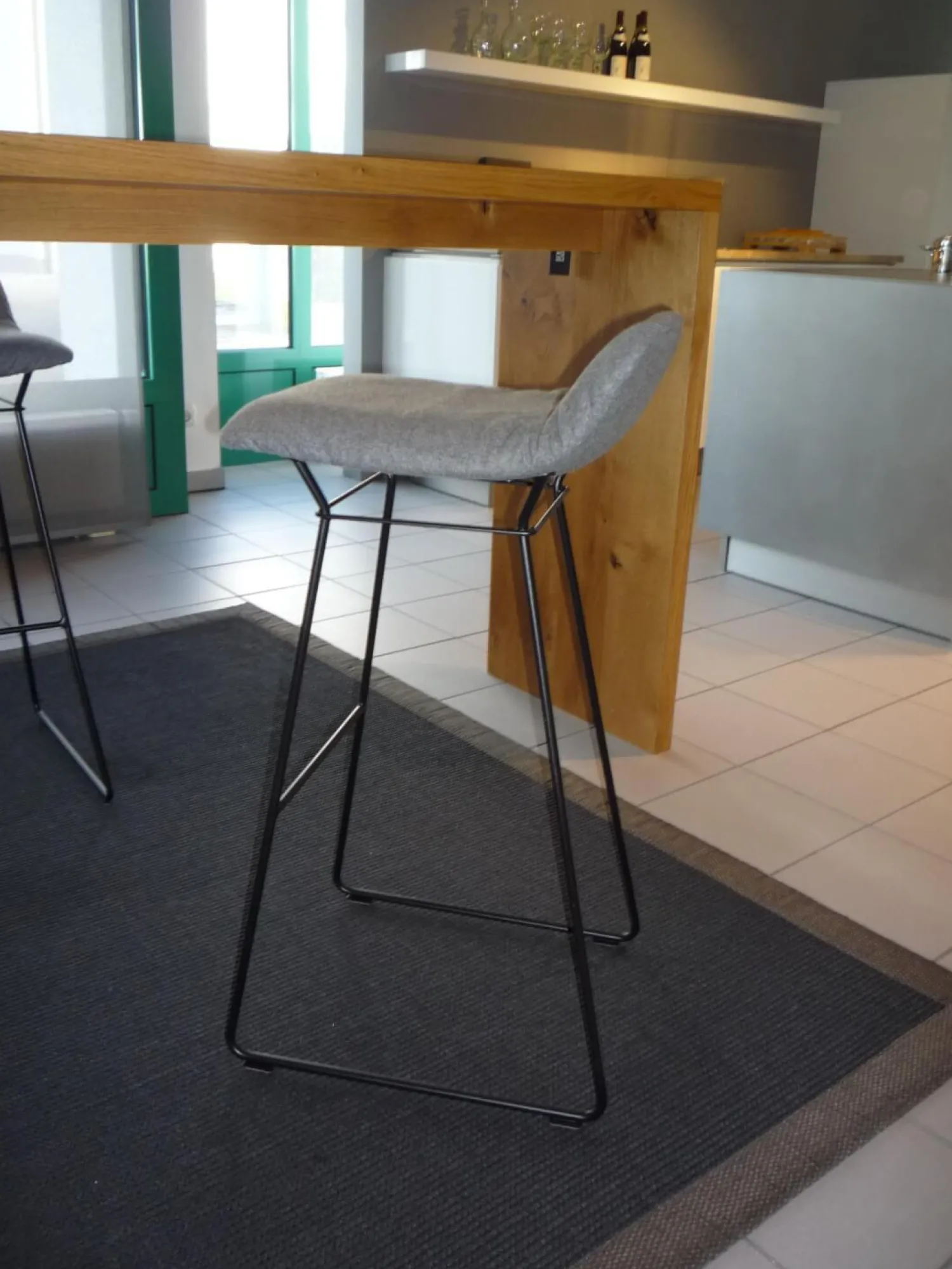 Freifrau Stuhlsets|2er-Set Leya Barstool Low Grauer Loden Filigranes Drahtgestell