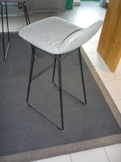 Freifrau Stuhlsets|2er-Set Leya Barstool Low Grauer Loden Filigranes Drahtgestell