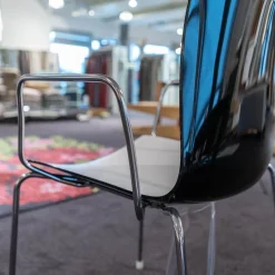 Arper Stuhlsets|2er-Set Stühle Catifa 46 Schwarz Vierfussgestell Chrom mit Schale Zweifarbig PO00209 Schwarz/Weiß