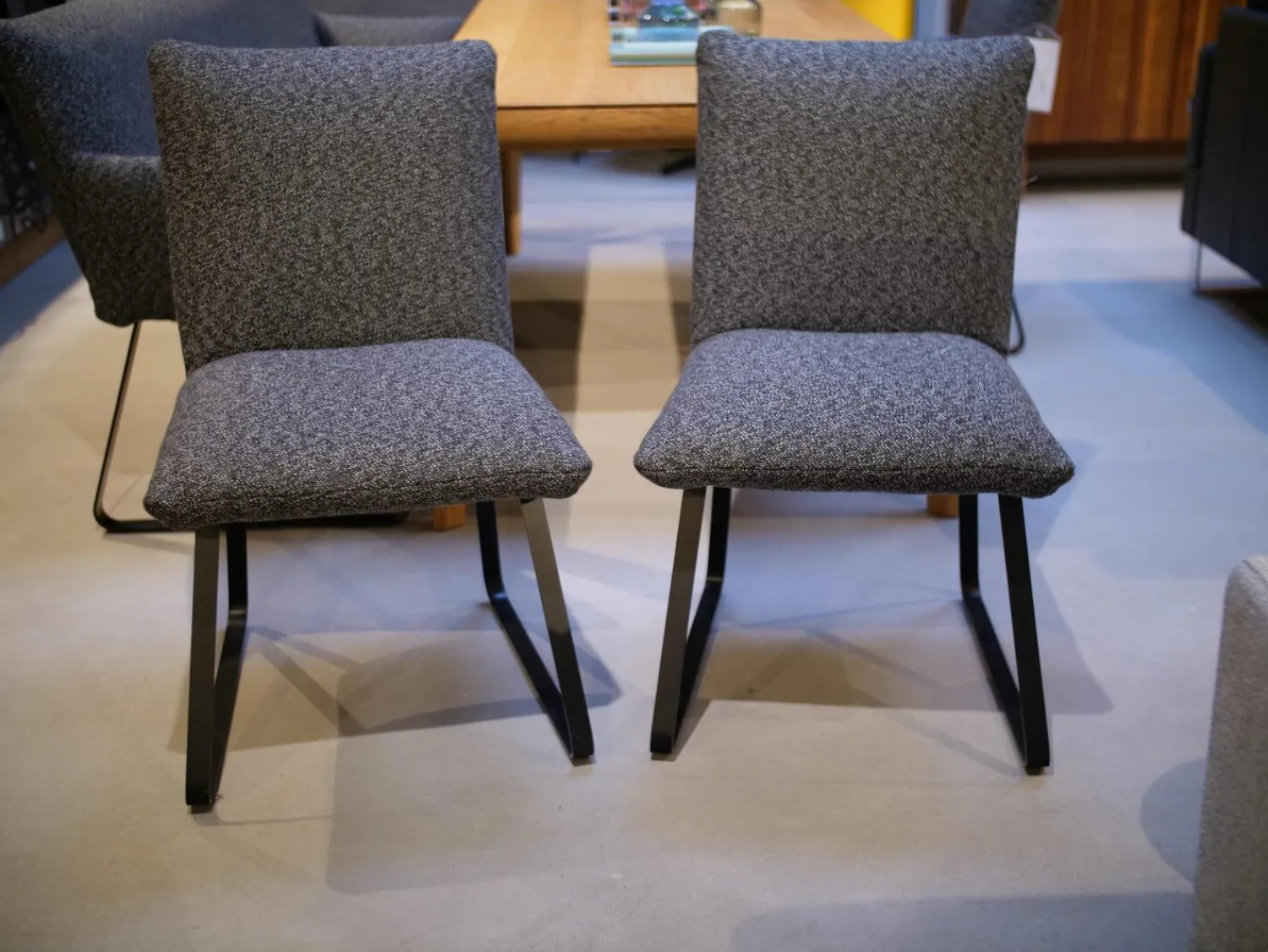 Bielefelder Werkstätten Stuhlsets|2er-Set Stühle Heaven Dining Stoff Mara Graphit Grau Gestell Metallkufe Schwarz Ohne Armlehne