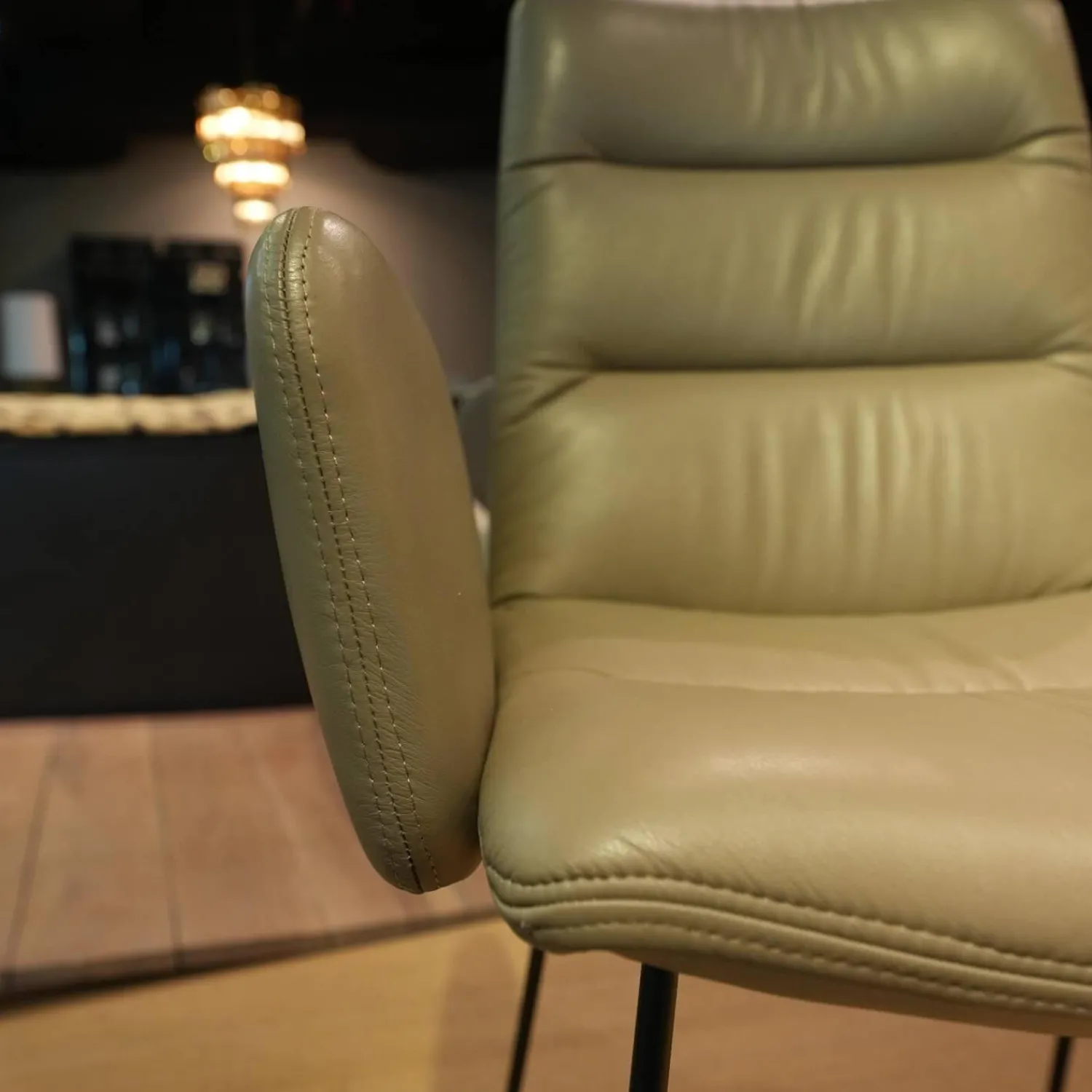 KFF Stuhlsets|2er-Set Stuhl Arva Light Leder Sauvage Schlammgrau 8103 Drahtkufengestell Struktur Schwarz