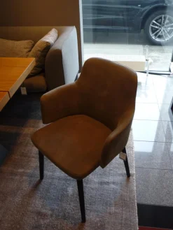 Montis Stuhlsets|4er-Set Stuhl Back Me Up Leder Sepia L40 Beige Füße Schwarz