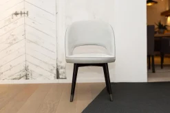 Baxter Stuhlsets|4er-Set Stuhl Colette Bezug Leder Kashmir Nuage Hellgrau Gestell Buche Wengefarben Gebeizt