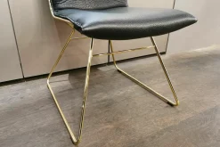 De Sede Stuhlsets|2er-Set Stuhl DS-0515 Leder Neck Blackk Schwarz Gestell Goldfarben