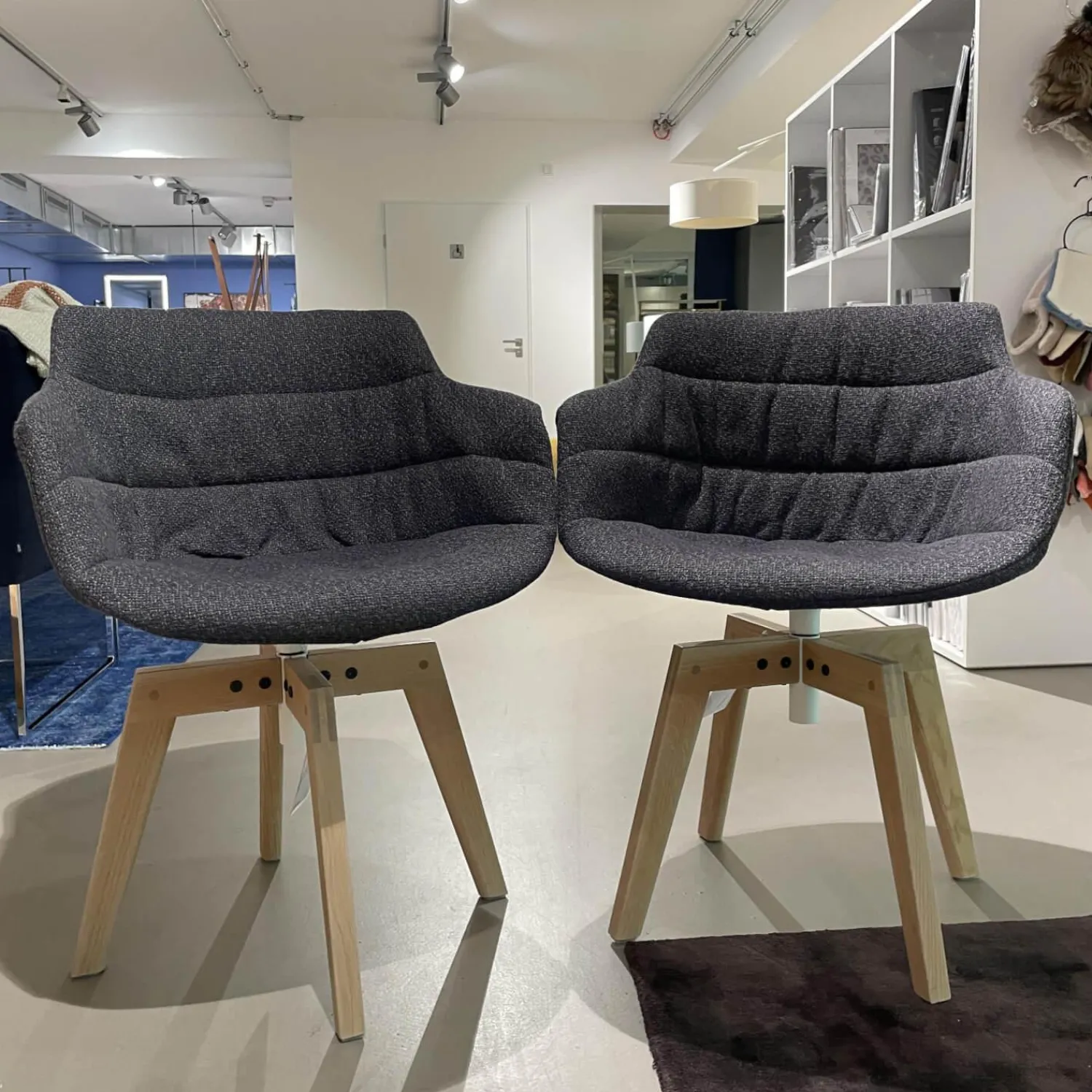 MDF Italia Stuhlsets|2er-Set Stuhl Flow Slim Stoff Sbiancato Tika mit vier Füßen in Bleicheiche