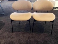 More Stuhlsets|2er-Set Stuhl Luz Stoff Sahara Beige ohne Armlehne Gestell Schwarz