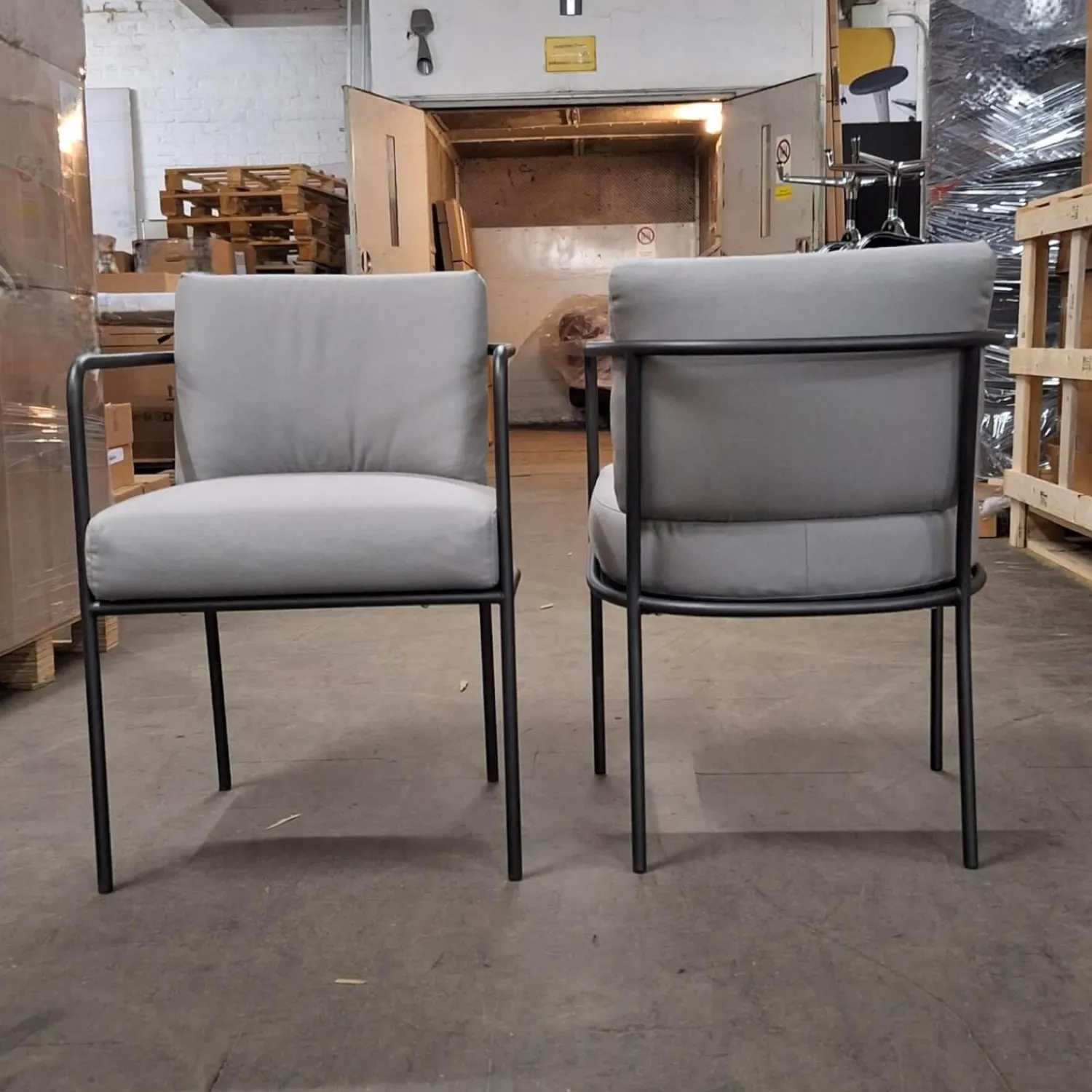 Living Divani Gartenstühle|8er-Set Stuhl Mine Café Stoff Ginostra 94 Grau Geflecht PVC Schwarz Rahmen Edelstahl Gunmeta Schwarz