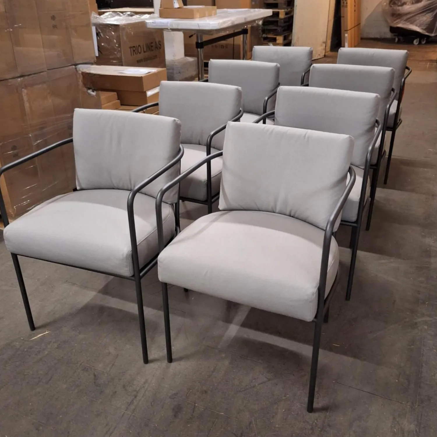 Living Divani Gartenstühle|8er-Set Stuhl Mine Café Stoff Ginostra 94 Grau Geflecht PVC Schwarz Rahmen Edelstahl Gunmeta Schwarz