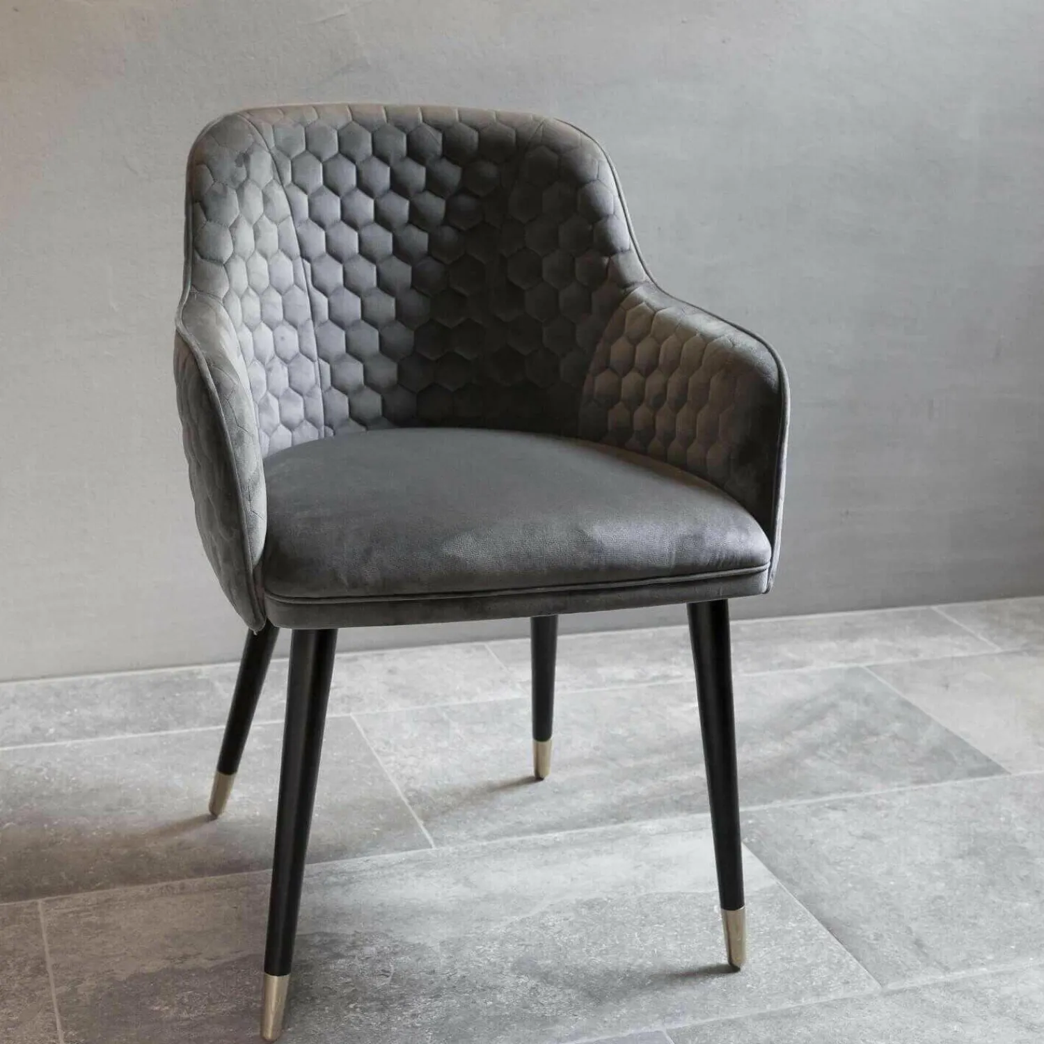 Gustav Hahn Stuhlsets|4er-Set Stuhl Modell Albert Stoff Piano 15 Füße Messing Veredelt