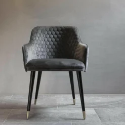 Gustav Hahn Stuhlsets|4er-Set Stuhl Modell Albert Stoff Piano 15 Füße Messing Veredelt