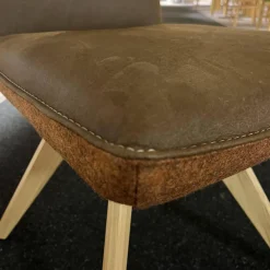 Koinor Stuhlsets|2er-Set Stuhl S1250 S3V Schemel 9 Massiv Wildeiche Natur 2207 Bezug Leder A India Musk Stoff 16 London 39 Schale S3