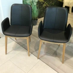 Contur Stuhlsets|2er-Set Stuhl Urbino Stuhl Leder Massiv Nero Füße Eiche Natur mit Armlehne