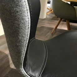 Wimmer Stuhlsets|4er-Set Stuhl Wodan Leder Colorado Schwarz Rückseite Stoff Grau Füße Asteiche