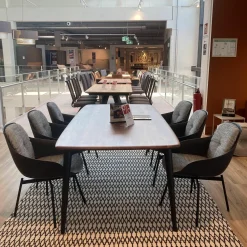 Rolf Benz Essgruppen|Essgruppe 900 600 Tischplatte Amerikanischer Nussbaum Gestell Schwarz Lackiert Stuhl Stoff Schwarz Weiß Gemustert Stahlgestell Schwarz Pulverbeschichtet