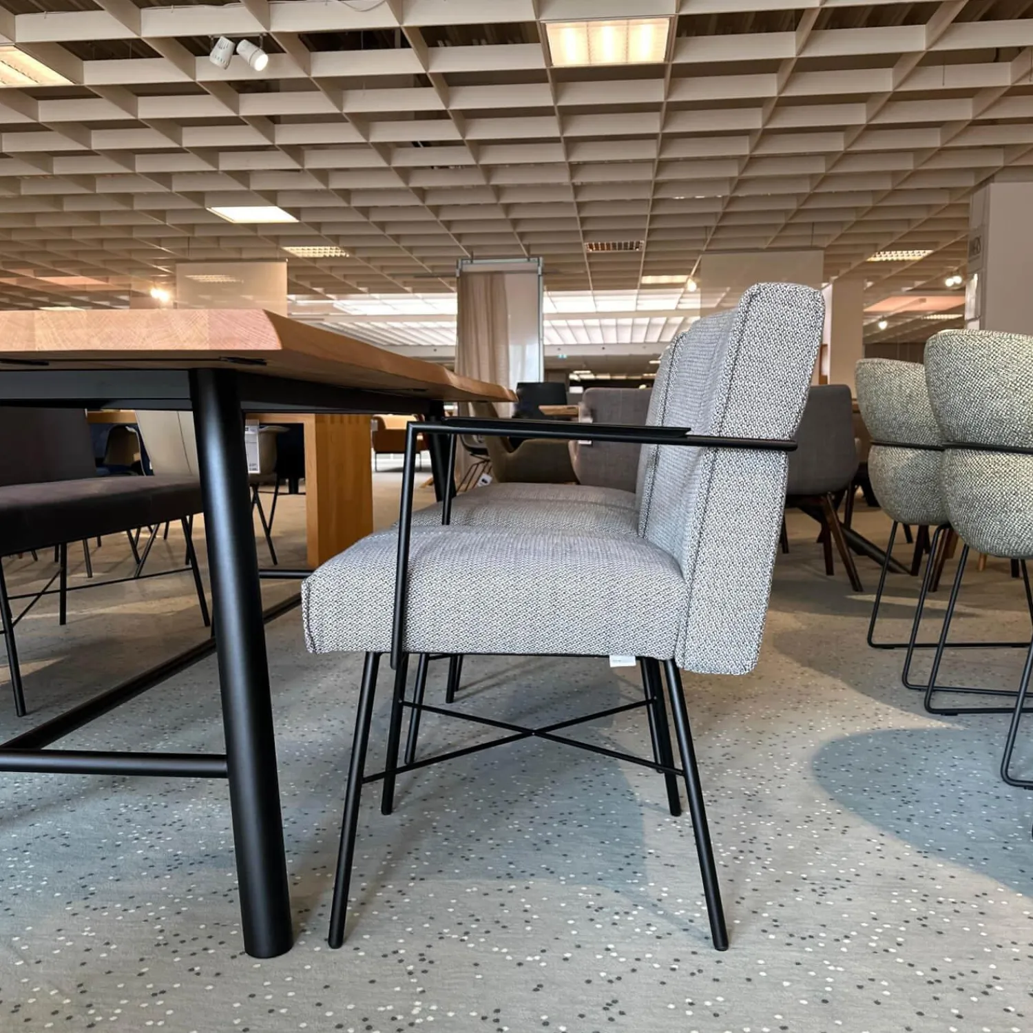 Bert Plantagie Essgruppen|Esstische|Essgruppe Berck Anise Aster Brown Eiche Astig Geölt Leder Twilight Anthrazit Gestell Lack Verkehrsschwarz