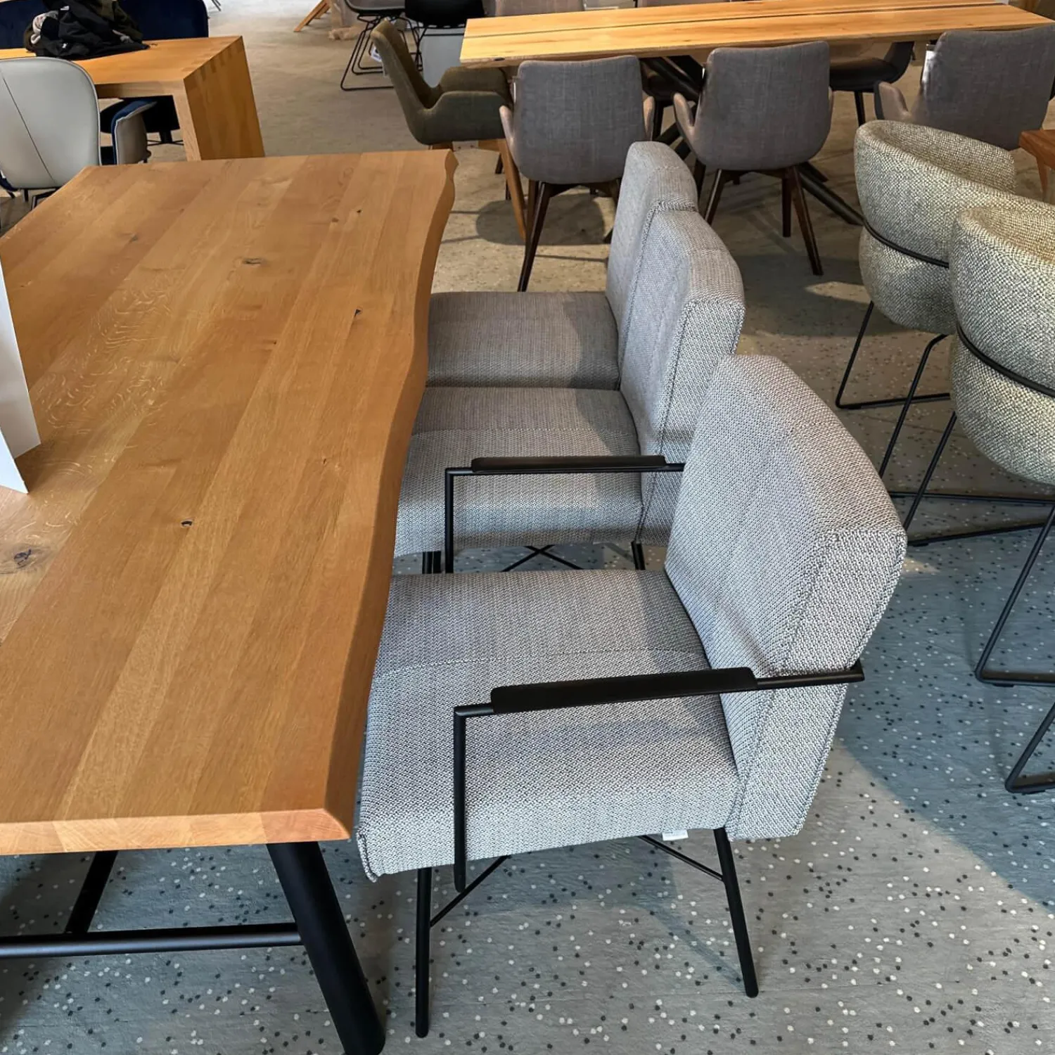 Bert Plantagie Essgruppen|Esstische|Essgruppe Berck Anise Aster Brown Eiche Astig Geölt Leder Twilight Anthrazit Gestell Lack Verkehrsschwarz