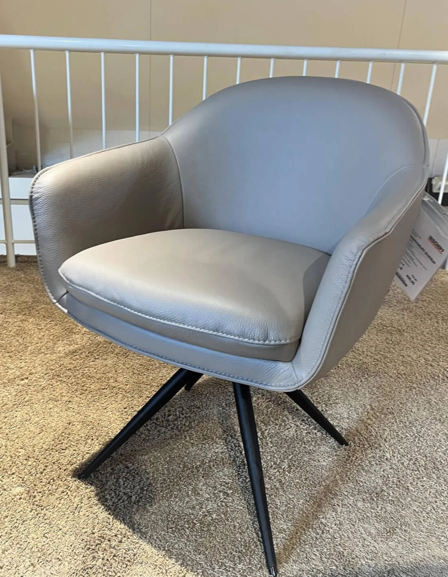 Global Essgruppen|Essgruppe Calvia Bezug Leder Bronco 85 Light Grey Grau Gestell Metall Schwarz Strukturiert Ohne Tisch