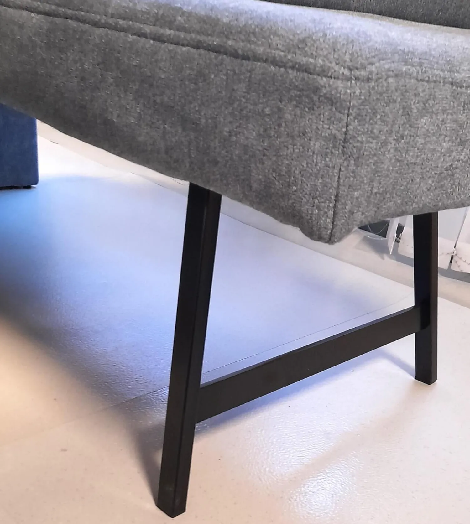 Schösswender Essgruppen|Essgruppe Esstisch Eiche Furniert Tischbeine Schwarz Esszimmerbank 1 Stuhl Arizona Stoff Blaugrau