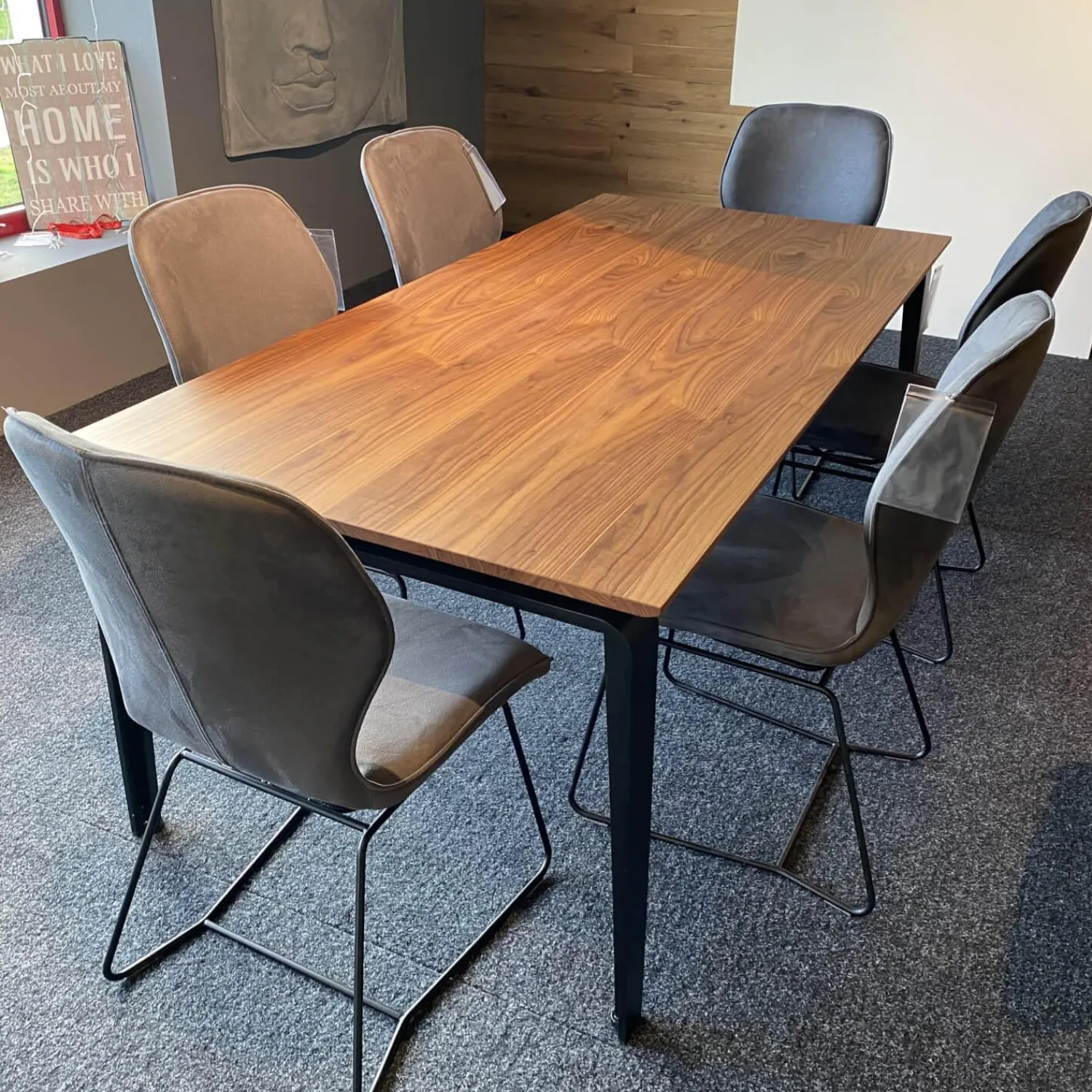 Gwinner Essgruppen|Essgruppe ET524 Kaia Tisch Nussbaum Natur mit 6 Stühle